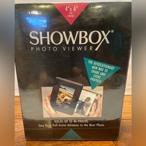 Showbox Photo Viewer- New , holds 4”x6” photos.